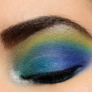 Huda beauty sapphire obsession palette